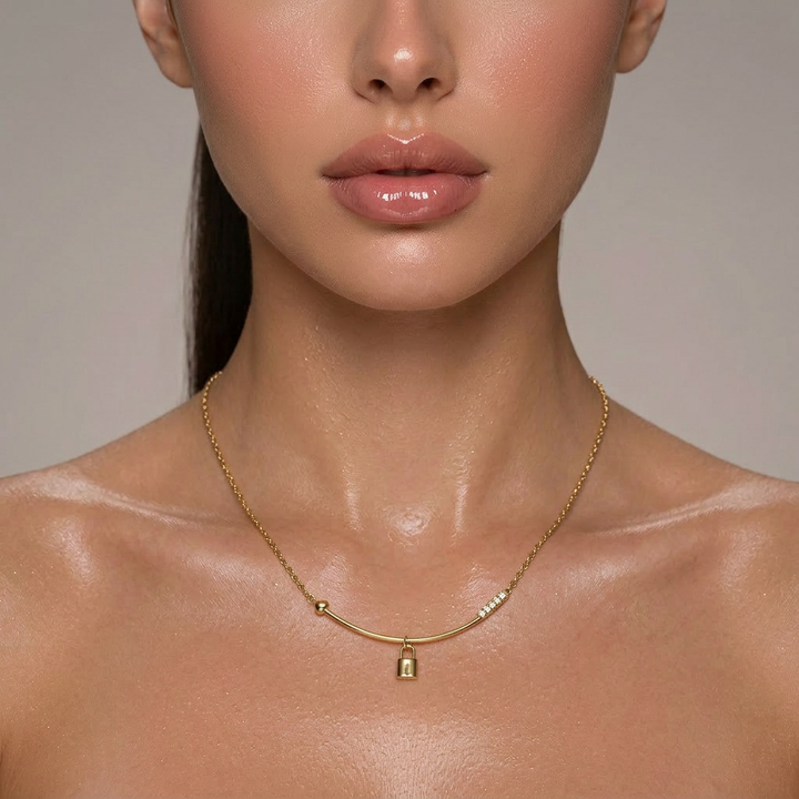 Golden Padlock Bar Necklace – Anti-Tarnish 18k Gold Plated Stainless Steel