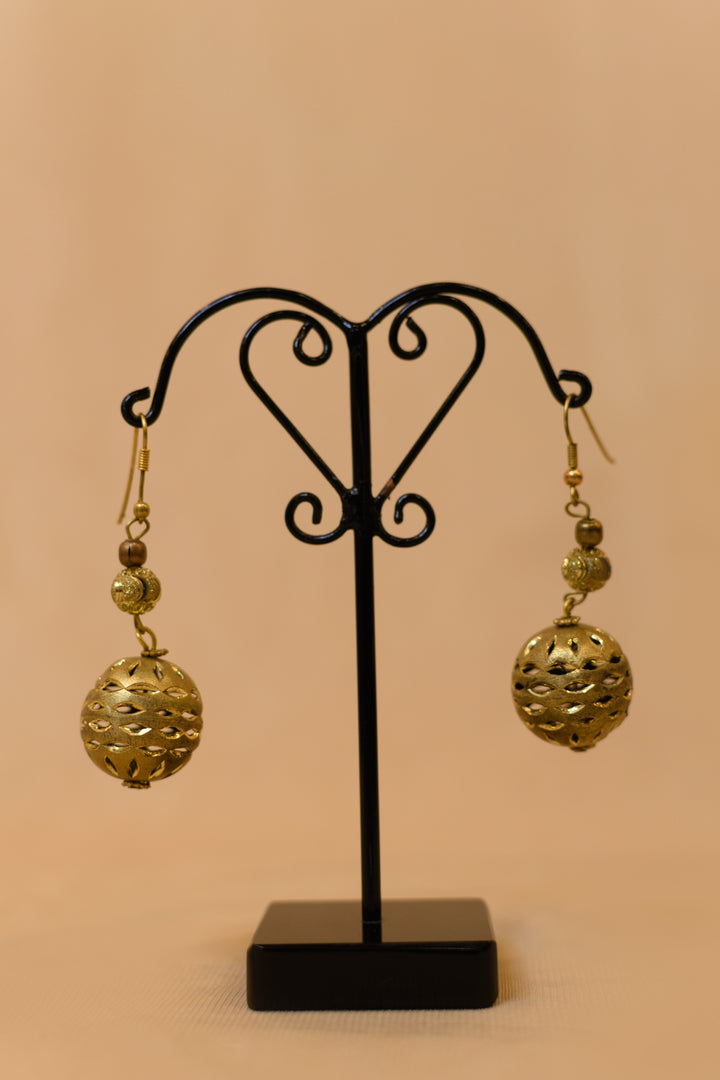 Gold Polished Metal Ball Earings