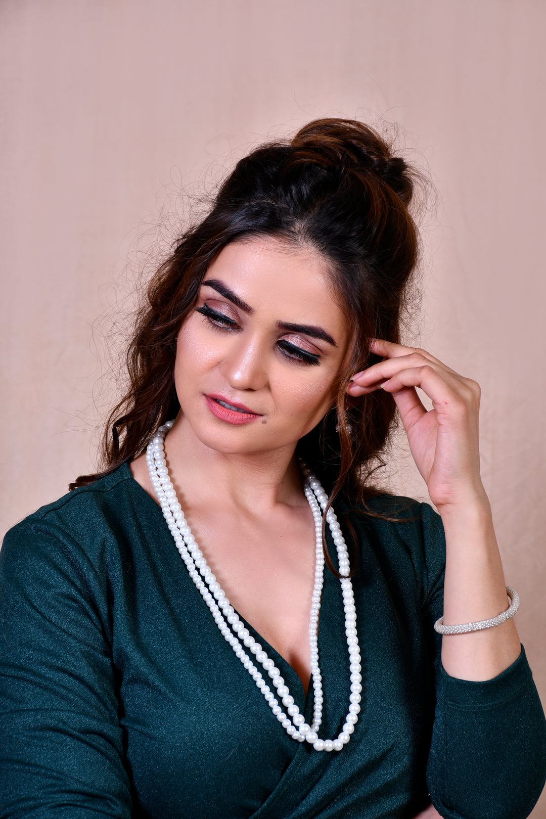 Stylish Pearl Bead Necklace