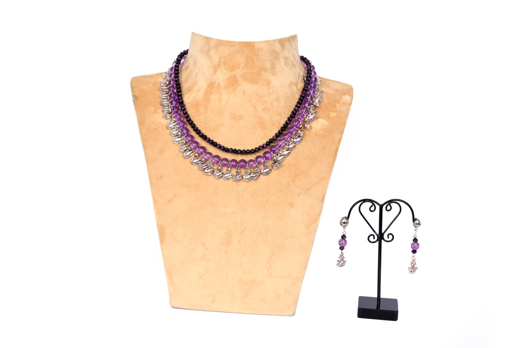 Stylish Glass Bead Necklace with Metal Charms