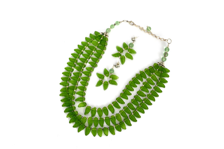 Leaf Shaped Glass Beads Necklace