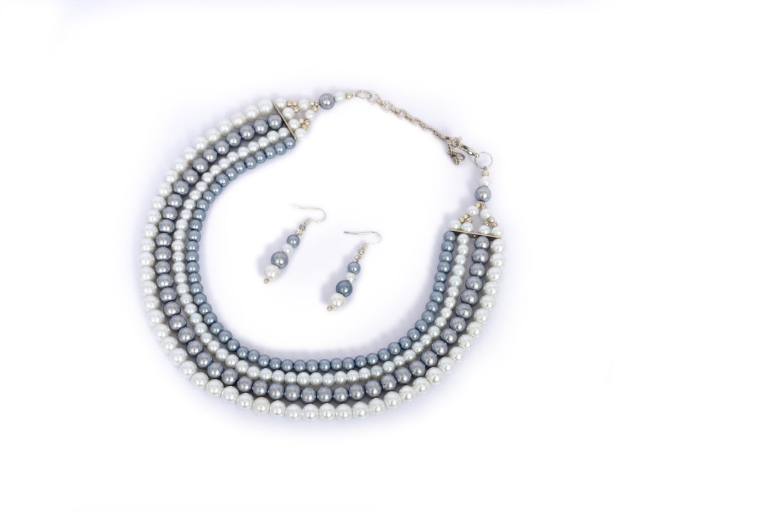 Glass Pearl Bead Necklace