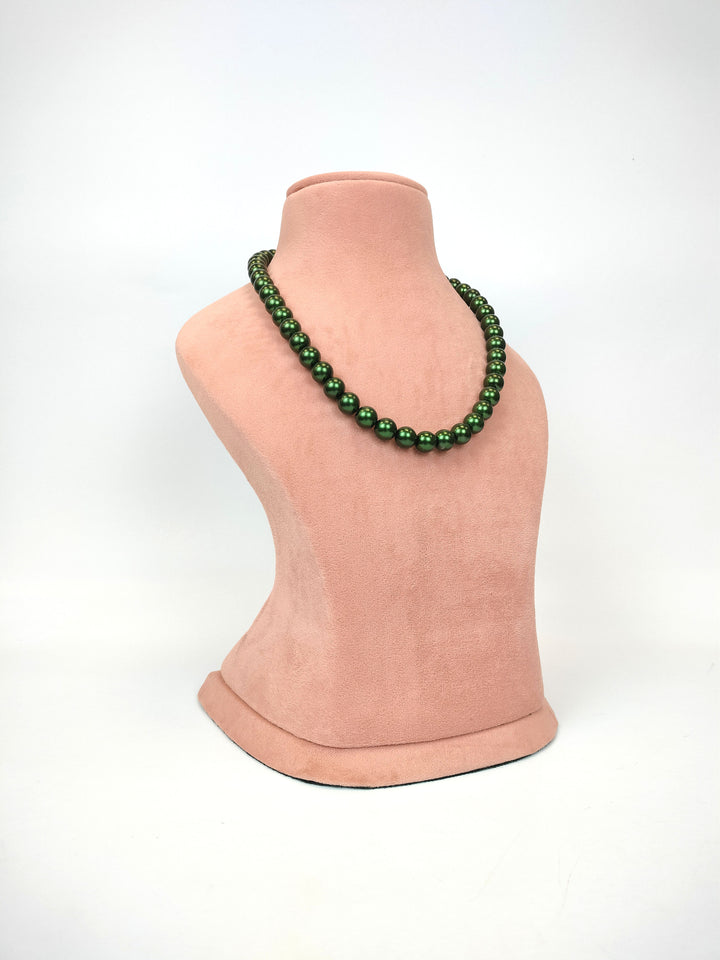 Luxury Pearl Necklace in Olive Green