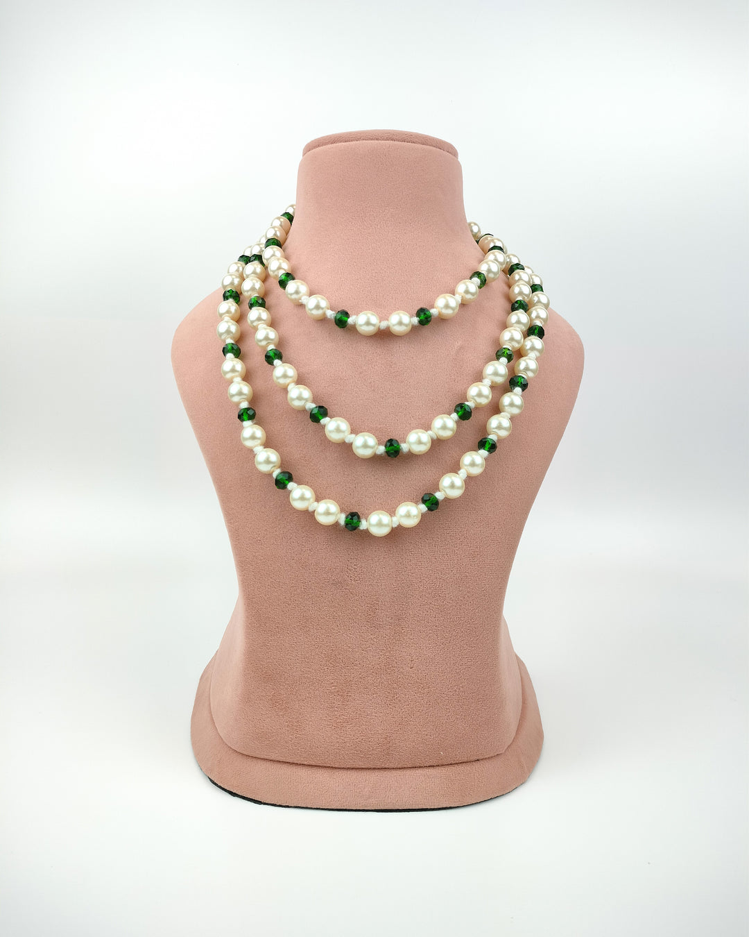 Pearl and Emerald Elegance Necklace