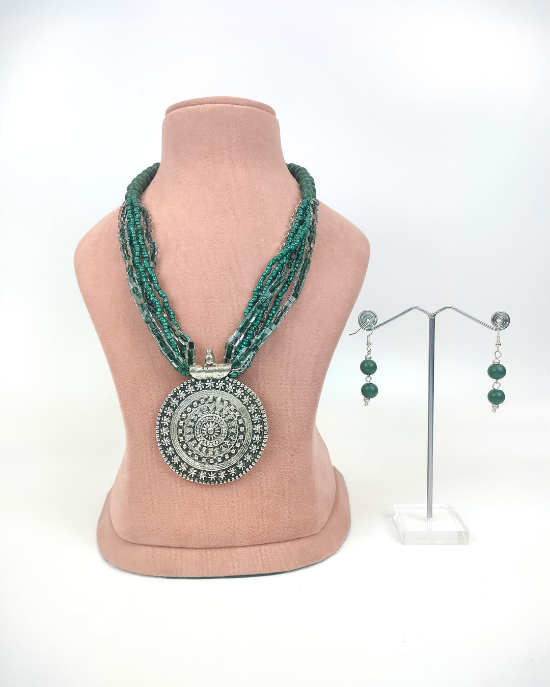 Emerald Elegance Necklace Set