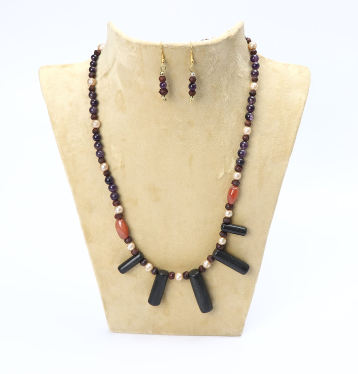 Trendy Antiqe Look Necklace