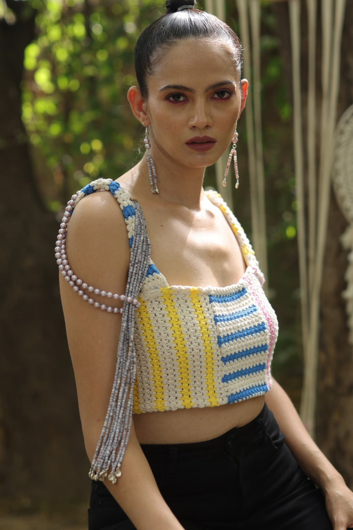 Funky Look Glass & Stone Beads Necklace