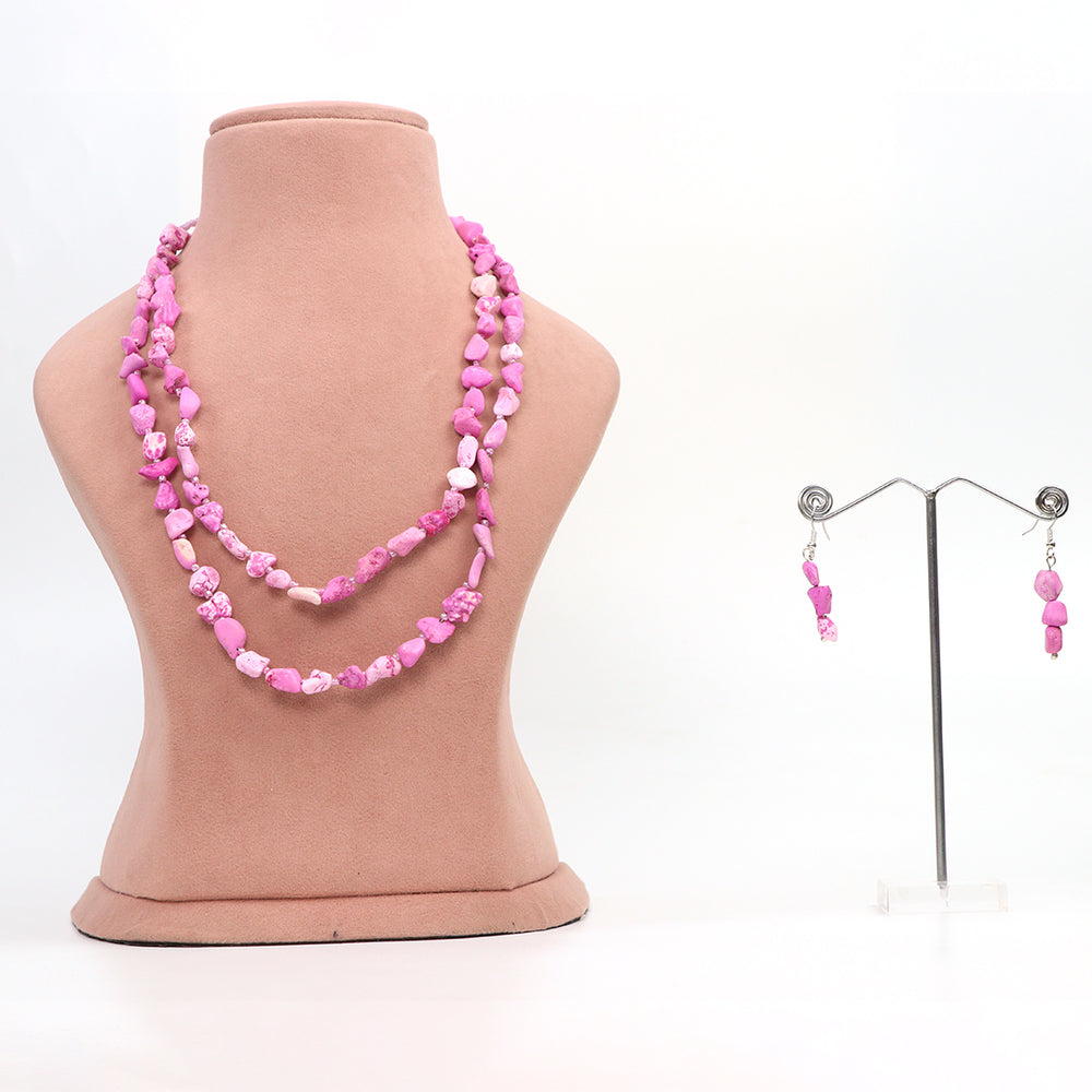 Delemon double-layer pink chip stone bead necklace with matching drop earrings set.