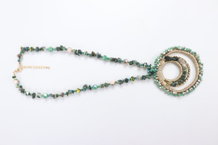 Delemon emerald green natural stone chip long necklace with gold concentric ring pendant