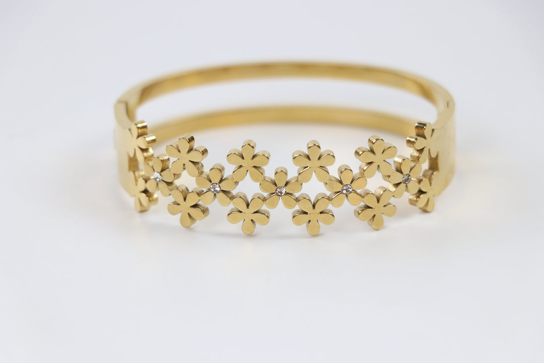 Delemon gold blossom lattice interlocking flower cuff bangle bracelet with clear crystal centers in waterproof 18k gold plated stainless stee