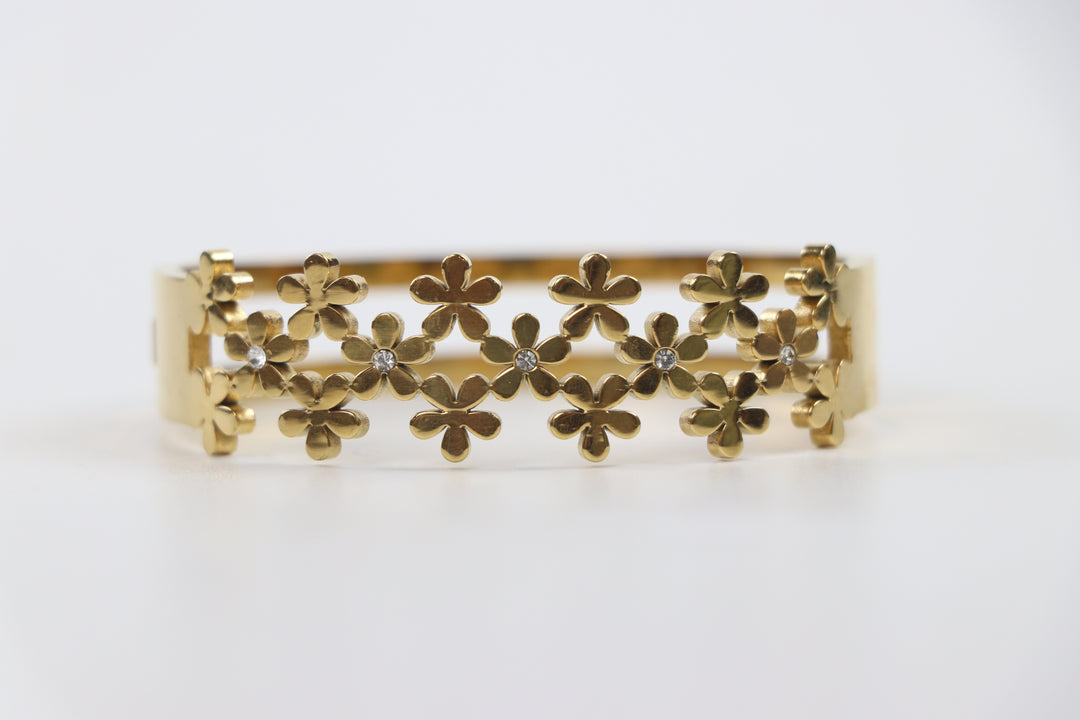 Delemon gold blossom lattice interlocking flower cuff bangle bracelet with clear crystal centers in waterproof 18k gold plated stainless stee