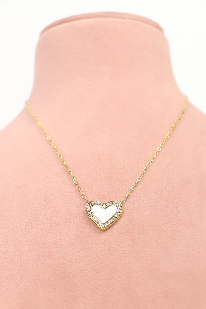 Delemon high-quality gold plated chain necklace featuring a single heart pendant with crystal border front view.